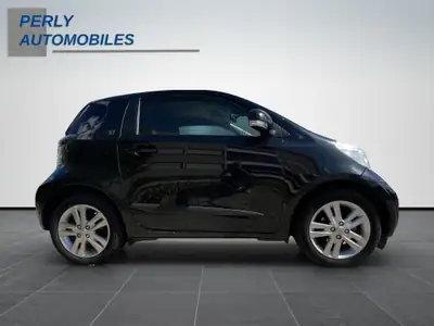 Toyota iQ 1.33 VVT-i — La citadine ultra-compacte et économique — Miniatur 7