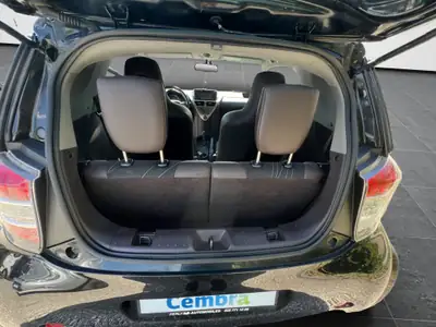 Toyota iQ 1.33 VVT-i — La citadine ultra-compacte et économique — Miniatur 16