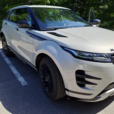 Land Rover Range Rover Evoque 2.0 T R-Dynamic S — SUV hybride MHEV, 25'000 km, sans accident — Heckansicht