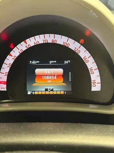 Smart ForTwo 2015 — Moteur rechambré, historique transparent et économique — Außenansicht