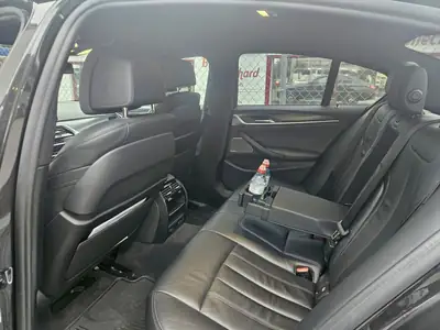 BMW 530e xDrive 2020 — Berline hybride rechargeable, 96 500 km seulement — Innenraum