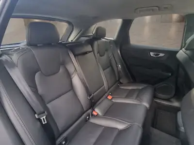 Volvo XC60 2.0 B5 MH Plus Dark — SUV hybride rechargeable, 14'000 km, garantie 5 ans — Miniature 17