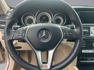 Mercedes-Benz E 350 4Matic Coupé — Élégance sportive et transmission intégrale — Thumbnail 12