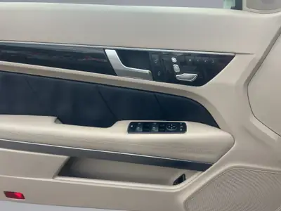 Mercedes-Benz E 350 4Matic Coupé — Élégance sportive et transmission intégrale — Thumbnail 15