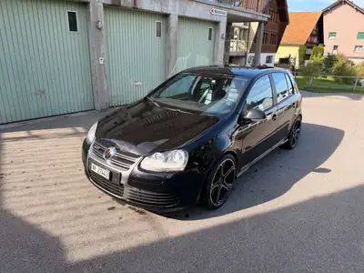 VW Golf 3.2 V6 R32 DSG 4motion — Sportive légendaire, 250 ch tous terrains — vue extérieure