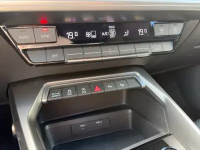 Audi A3 Sportback 35 TFSI S line — Hybride léger, 65 000 km seulement — Miniatur 24