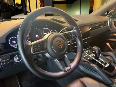Porsche Cayenne 3.0 V6 — SUV premium avec toit panoramique et finitions sport — Miniatura 10