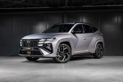 Hyundai Tucson 1.6 TGDI HEV N-Line 4WD — Hybride essence performant, 5500 km seulement — vue extérieure