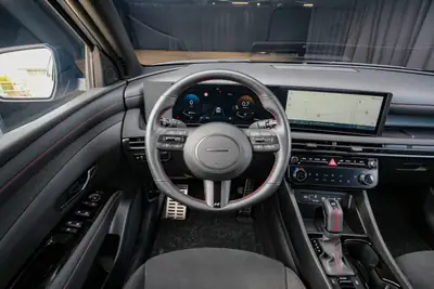 Hyundai Tucson 1.6 TGDI HEV N-Line 4WD — Hybride essence performant, 5500 km seulement — Miniature 16