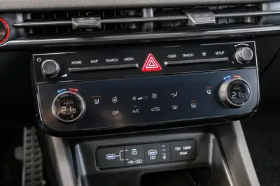 Hyundai Tucson 1.6 TGDI HEV N-Line 4WD — Hybride essence performant, 5500 km seulement — Miniature 20