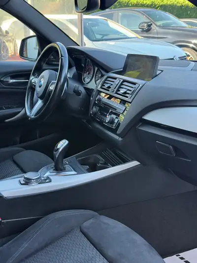 BMW M135i xDrive Steptronic — Berline sportive 326 ch, jantes Dähler et pneus neufs — Miniatur 23