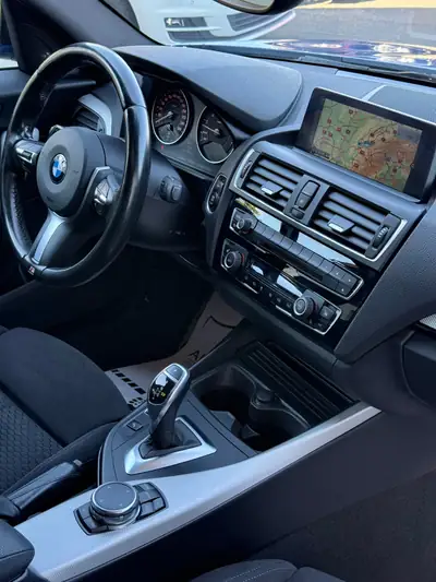 BMW M135i xDrive Steptronic — Berline sportive 326 ch, jantes Dähler et pneus neufs — Miniatur 24