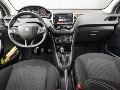 Peugeot 208 1.6 BlueHDI Active — Citadine diesel économe, 135'000 km — cruscotto