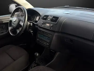 Skoda Fabia 1.2 TSI Ambition Plus — Monospace compact fiable, 279 000 km — Miniatur 10