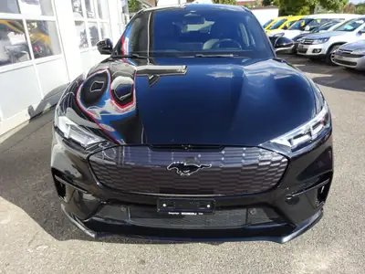 Ford Mustang MACH-E GT AWD — SUV électrique haute performance, 36'000 km seulement — dashboard