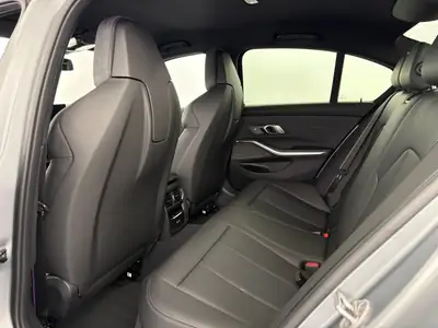 BMW M3 Competition M xDrive 2025 — Berline sportive 530 ch, quasi neuve avec garantie constructeur — detail