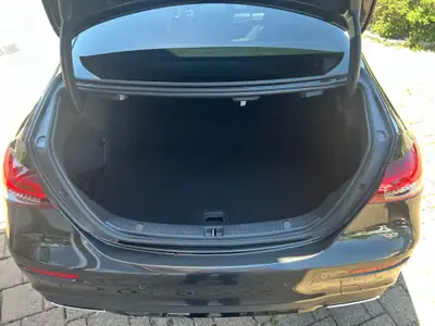 Mercedes-Benz E 220 d Limousine — Diesel hybride 4MATIC, 65000 km, garantie 4 ans — Miniature 10