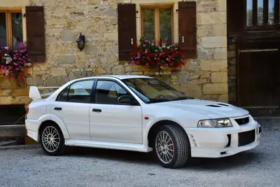 Mitsubishi Lancer EVO VI RS — Légende sportive 280 ch, historique préservé — vue extérieure