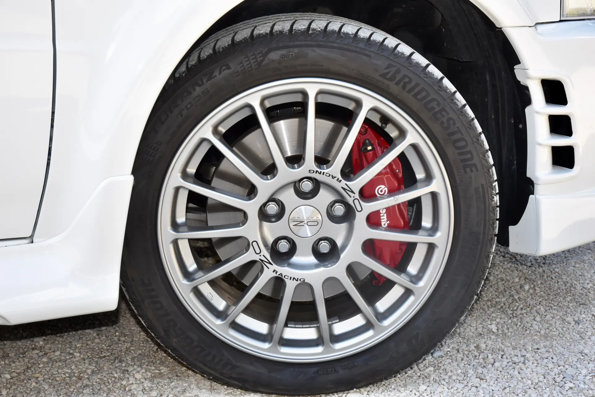 Mitsubishi Lancer 1999 occasion Oleyres — 3