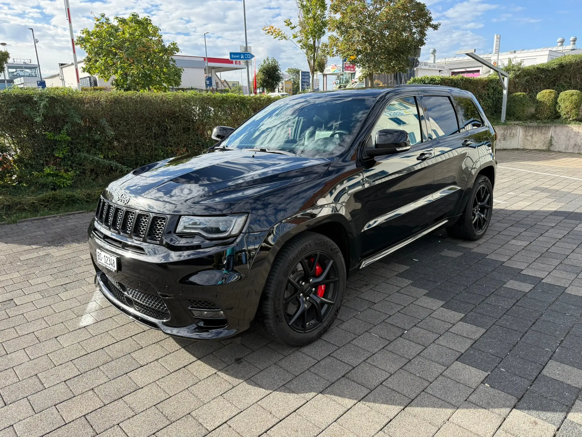 Jeep Grand Cherokee 6.4 V8 HEMI SRT8 — Muscle SUV américain, 468 ch et 99'500 km