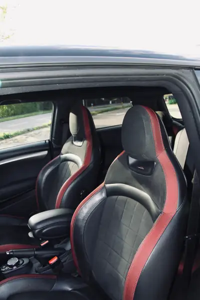 MINI John Cooper Works JCW — 231 ch dynamique, première main, équipement premium — détail