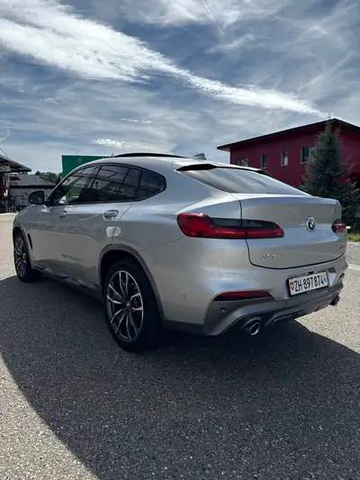 BMW X4 xDrive20d M Paket — SUV coupé diesel, équipement premium et sécurité avancée — cruscotto
