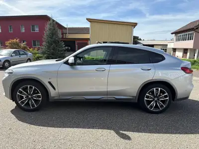 BMW X4 xDrive20d M Paket — SUV coupé diesel, équipement premium et sécurité avancée — dettaglio