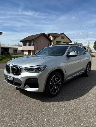 BMW X4 xDrive20d M Paket — SUV coupé diesel, équipement premium et sécurité avancée — Miniatura 7