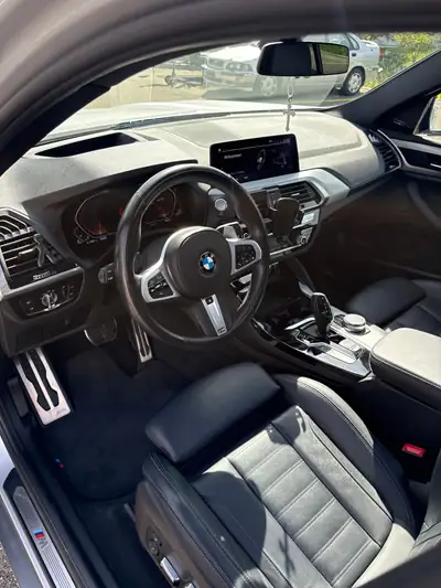BMW X4 xDrive20d M Paket — SUV coupé diesel, équipement premium et sécurité avancée — Miniatura 9