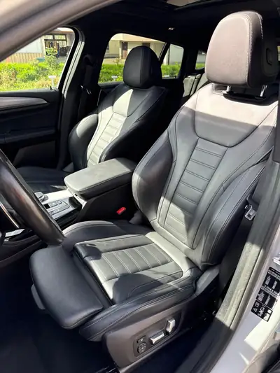 BMW X4 xDrive20d M Paket — SUV coupé diesel, équipement premium et sécurité avancée — Miniatura 10