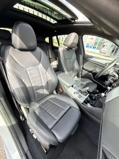 BMW X4 xDrive20d M Paket — SUV coupé diesel, équipement premium et sécurité avancée — Miniatura 15