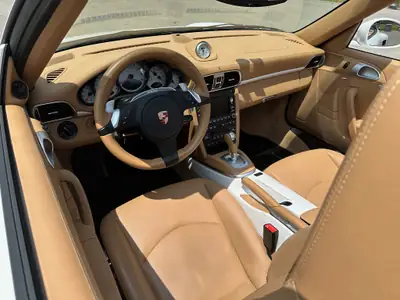 Porsche 911 3.8 Turbo — 500 ch de pure performance, 39 500 km seulement — intérieur
