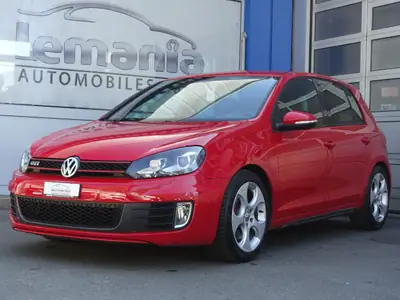 VW Golf 2.0 TSI GTI — Sportive dynamique, 211 ch, première main, impeccable — side view