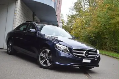 Mercedes-Benz E 220 d 4Matic — Berline de prestige, transmission intégrale et motorisation diesel efficace — vue extérieure