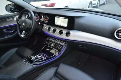 Mercedes-Benz E 220 d 4Matic — Berline de prestige, transmission intégrale et motorisation diesel efficace — arrière