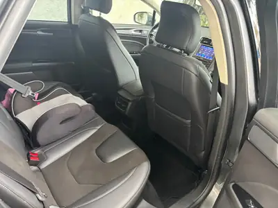 Ford Mondeo 2.0 HEV 187 Vignale — Monospace hybride élégant, faible consommation — detail