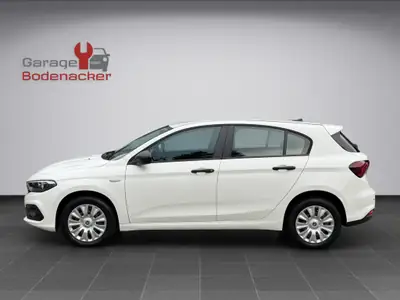 Fiat Tipo 1.5 Benzin Cult — Berline compacte automatique, 130 PS économique — Heckansicht