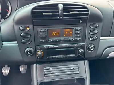 Porsche 911 Cabriolet 3.6 Carrera 2 — Chef-d'œuvre décapotable, 30'000 km seulement — Thumbnail 13