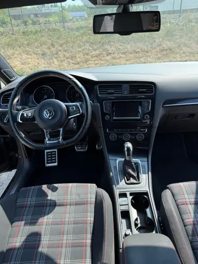 VW Golf 1.4 TFSI 230 ch — Berline dynamique, automatique, 84000 km — Innenraum