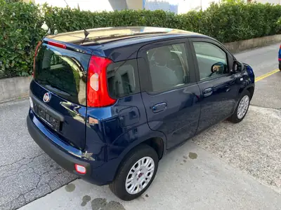 Fiat Panda 1.2 51kW Waze — Citadine fiable, économique et équipée hivernale — côté