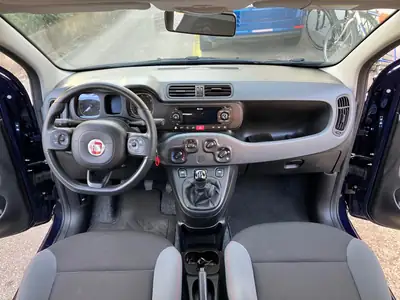 Fiat Panda 1.2 51kW Waze — Citadine fiable, économique et équipée hivernale — détail