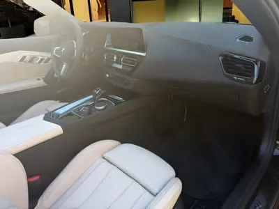 BMW Z4 20i sDrive 2026 — Cabriolet sportif avec service gratuit et équipements M — Thumbnail 13