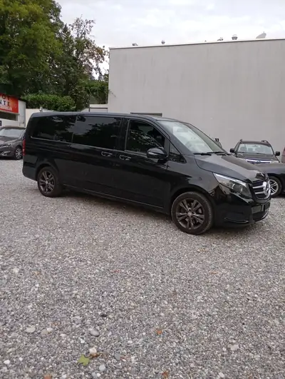 Mercedes-Benz V 220 — Monospace diesel automatique, spacieux et fiable — dashboard