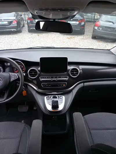 Mercedes-Benz V 220 — Monospace diesel automatique, spacieux et fiable — Thumbnail 11