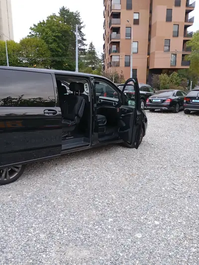 Mercedes-Benz V 220 — Monospace diesel automatique, spacieux et fiable — Thumbnail 18