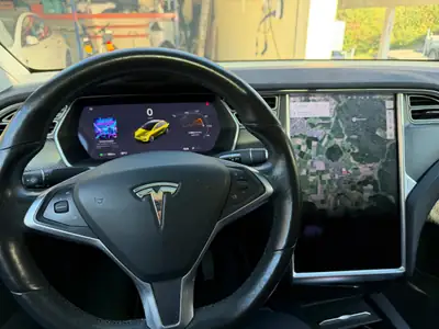 Tesla Model X 75D — SUV électrique premium, 524 ch et technologie Full Self-Driving — interni
