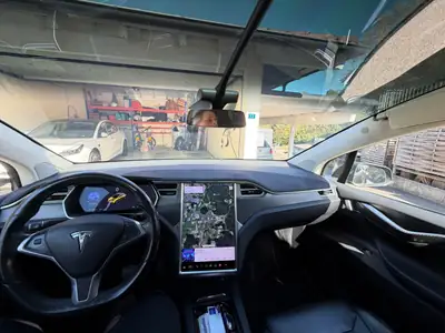 Tesla Model X 75D — SUV électrique premium, 524 ch et technologie Full Self-Driving — dettaglio