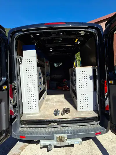 Ford Transit 2.0 TDCi 170 Trend 4×4 — Utilitaire robuste, attelage 3,5 t, très peu kilométré — detail