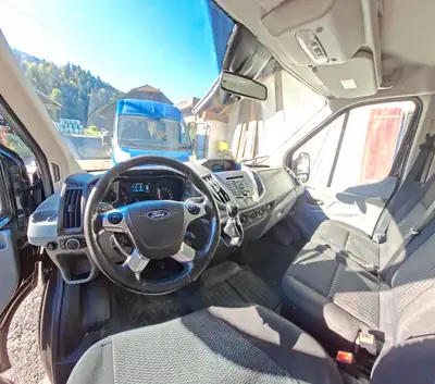 Ford Transit 2.0 TDCi 170 Trend 4×4 — Utilitaire robuste, attelage 3,5 t, très peu kilométré — dashboard