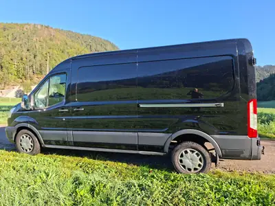 Ford Transit 2.0 TDCi 170 Trend 4×4 — Utilitaire robuste, attelage 3,5 t, très peu kilométré — interior